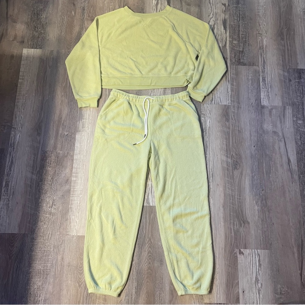 Sweatshirt and Sweatpants Set